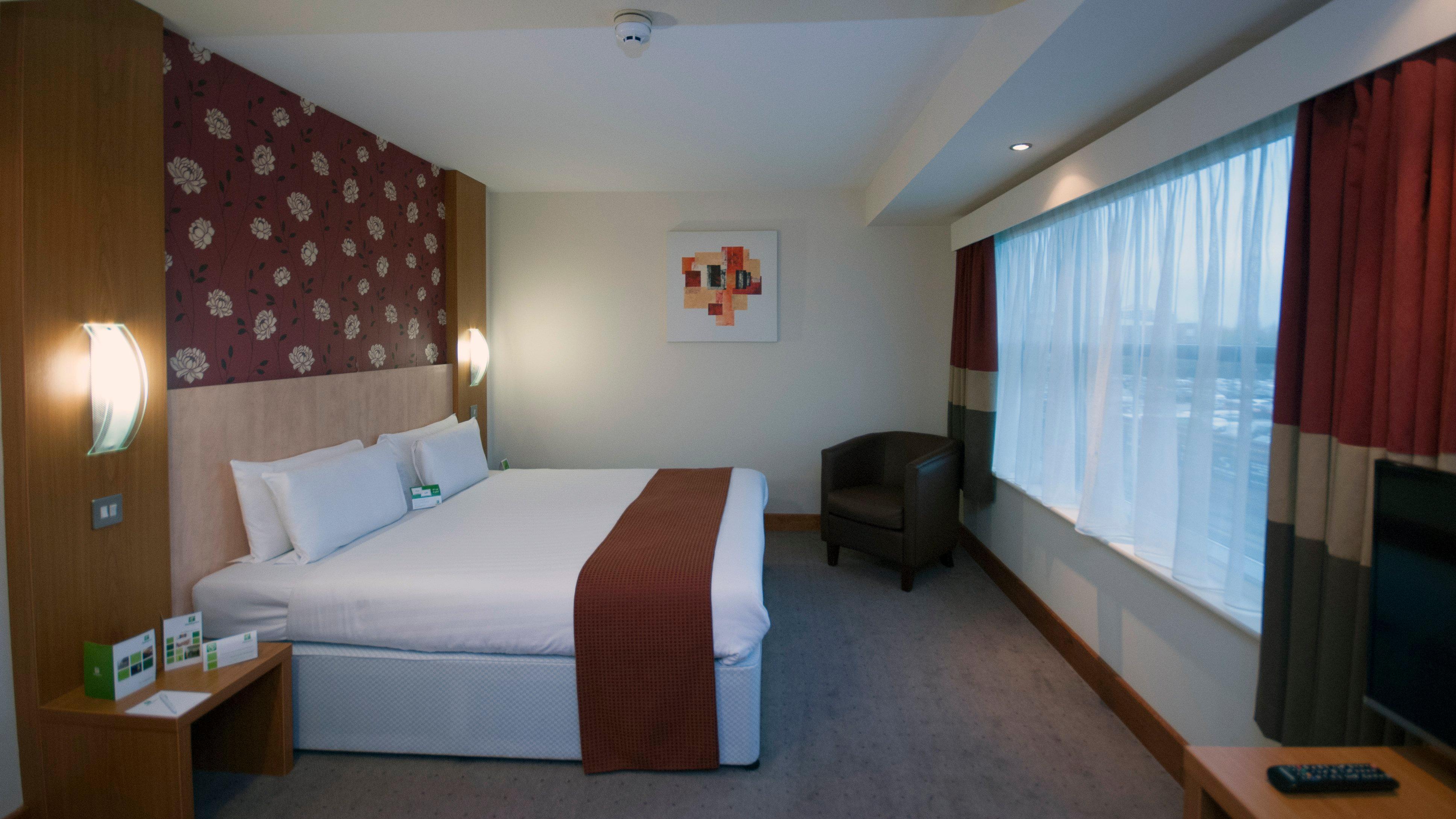 Holiday Inn Manchester - Central Park, An Ihg Hotel Exterior photo