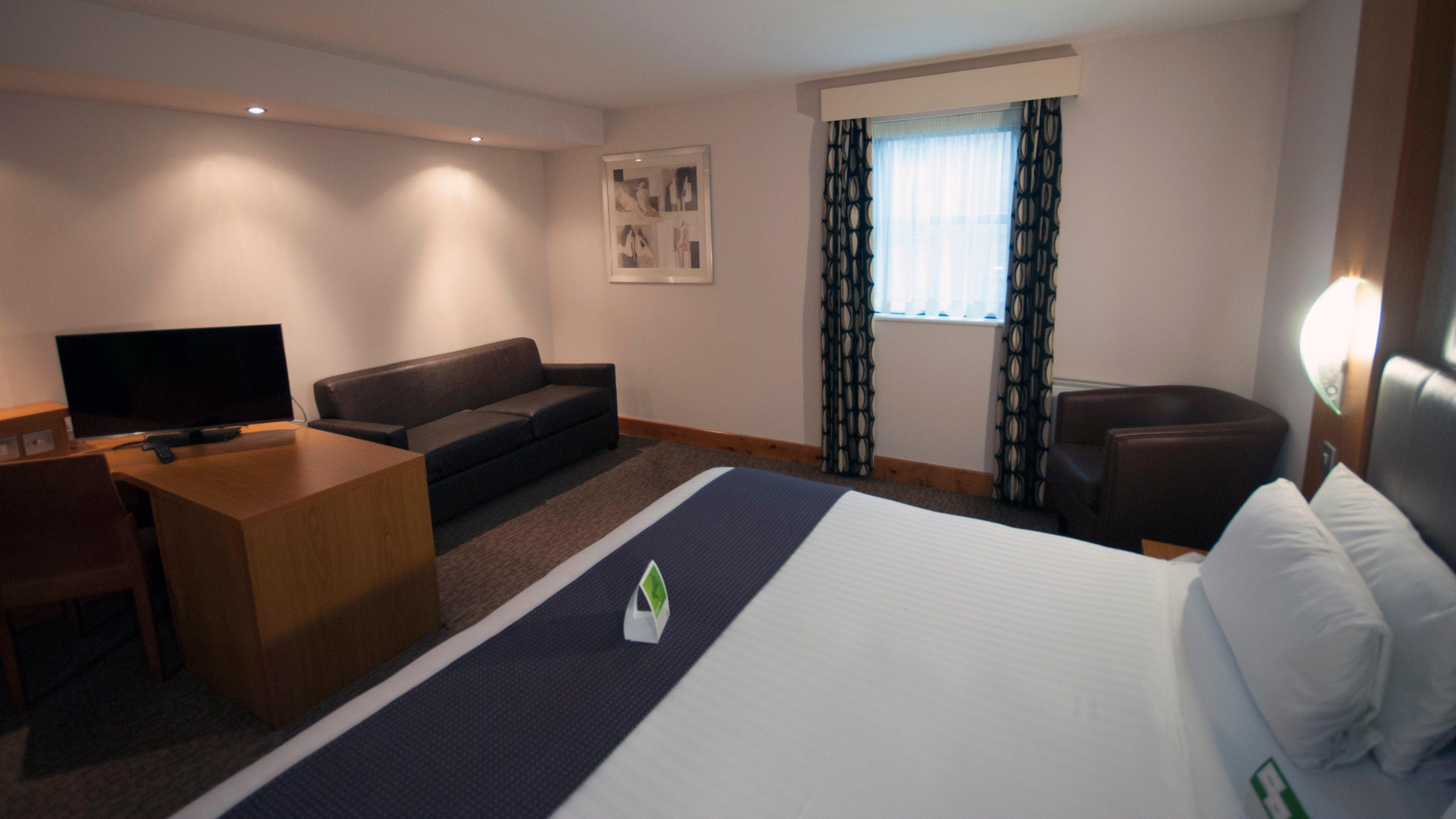 Holiday Inn Manchester - Central Park, An Ihg Hotel Exterior photo