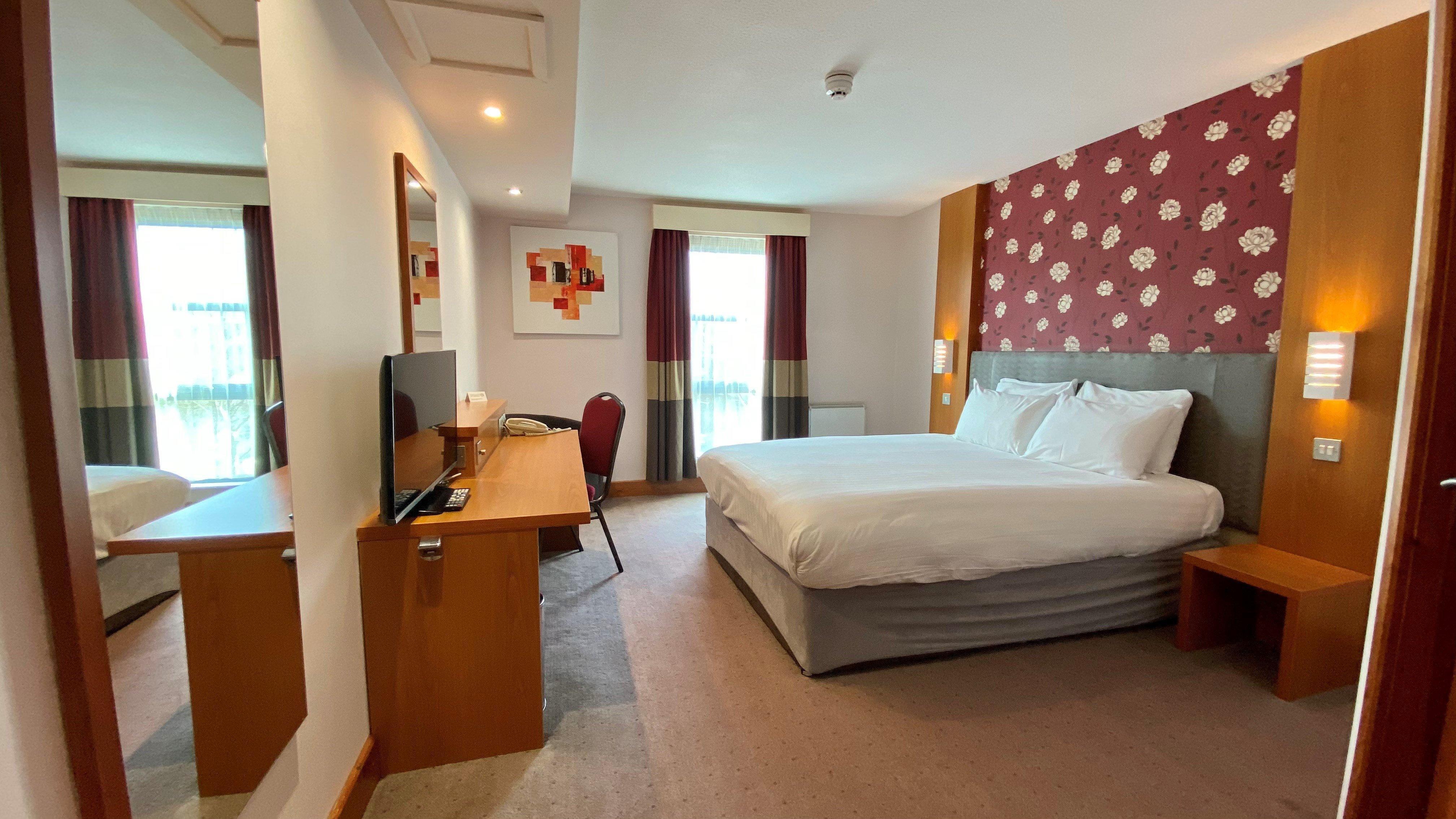 Holiday Inn Manchester - Central Park, An Ihg Hotel Exterior photo