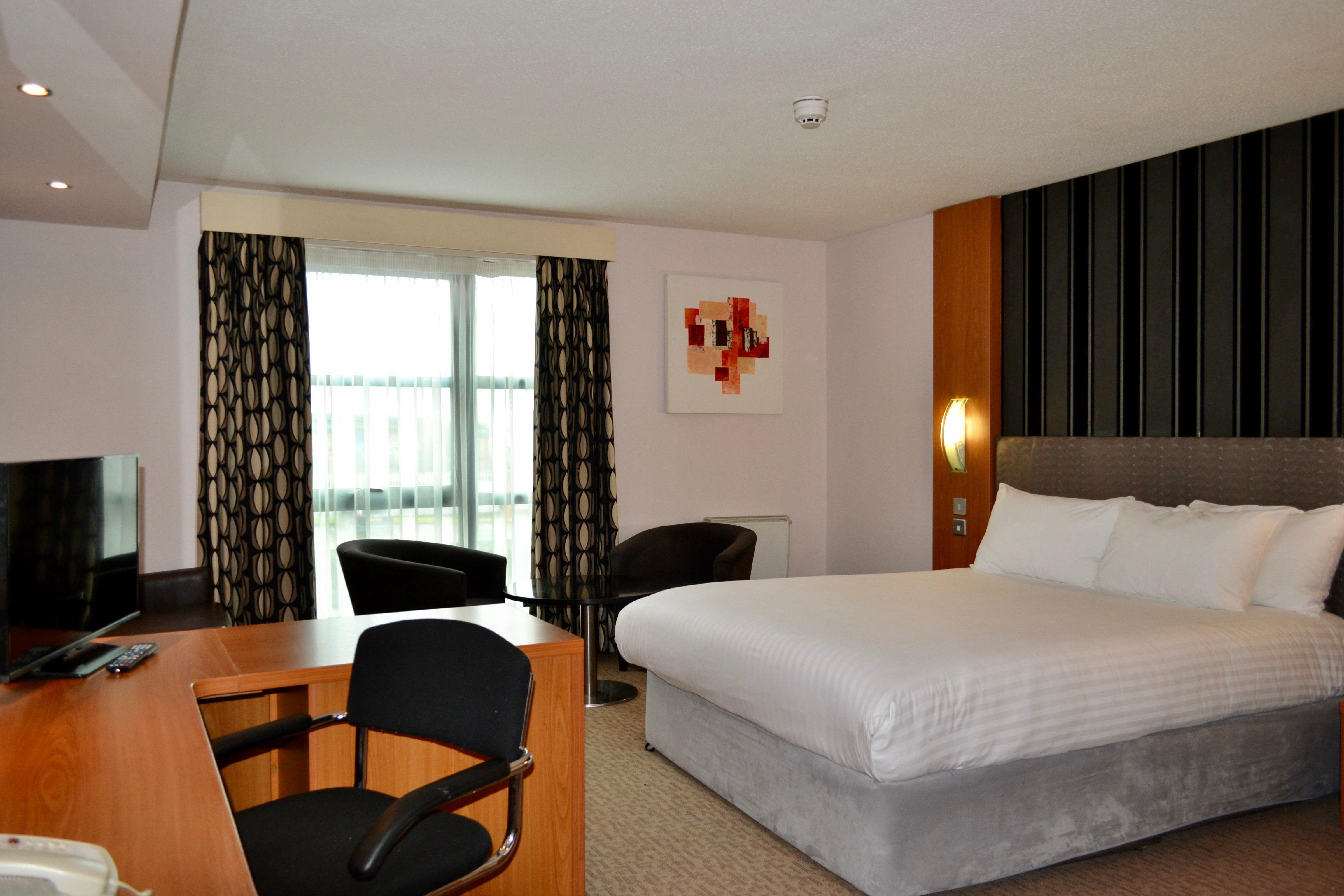 Holiday Inn Manchester - Central Park, An Ihg Hotel Exterior photo