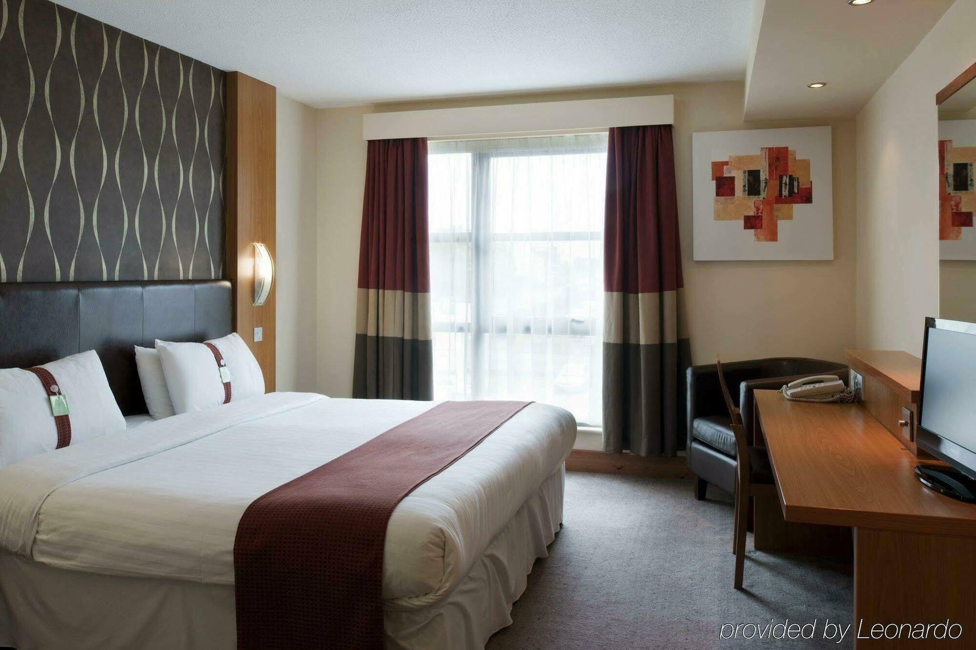 Holiday Inn Manchester - Central Park, An Ihg Hotel Exterior photo