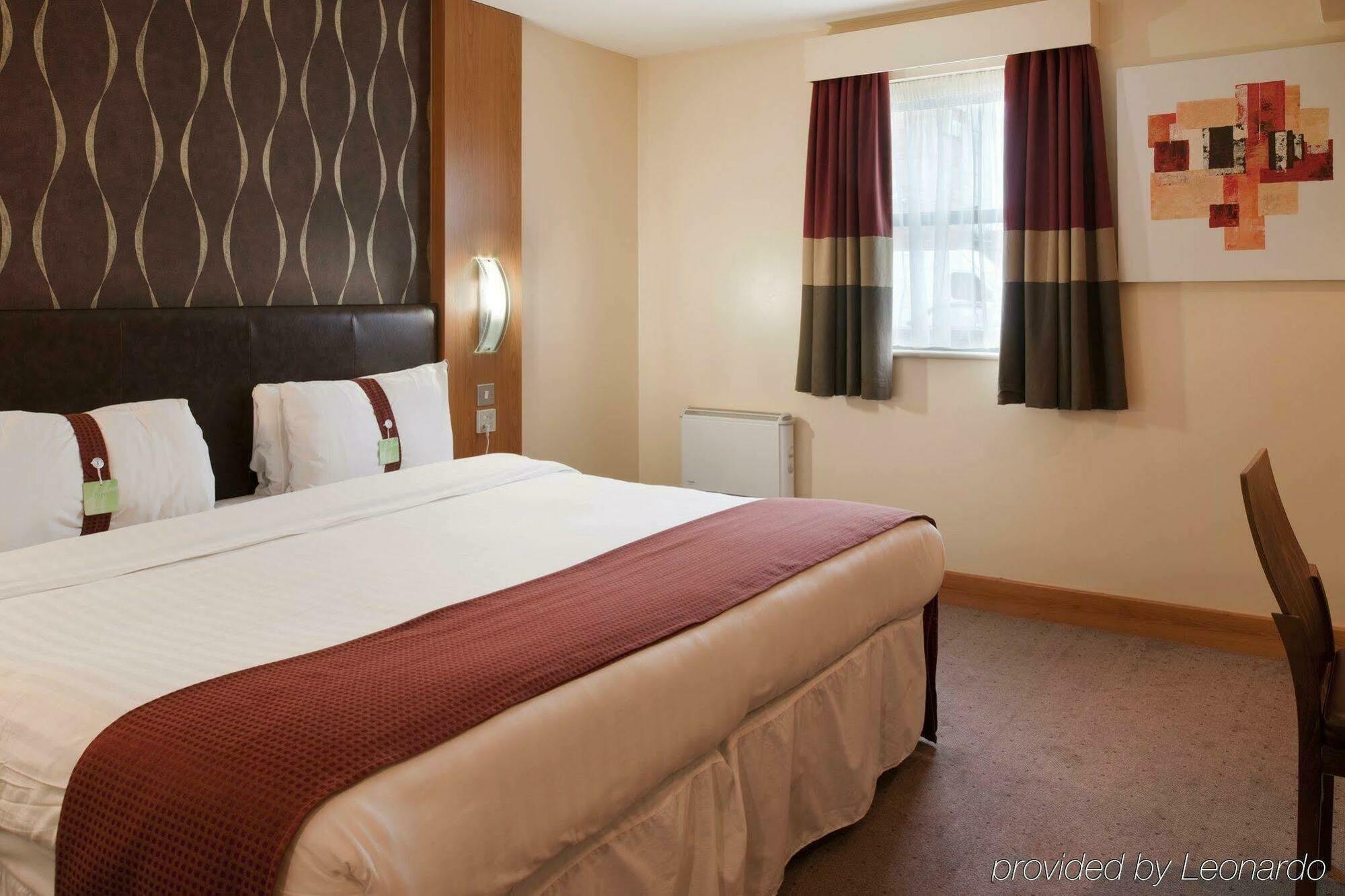 Holiday Inn Manchester - Central Park, An Ihg Hotel Exterior photo