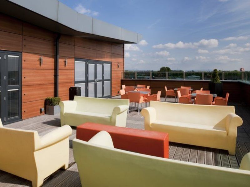 Holiday Inn Manchester - Central Park, An Ihg Hotel Exterior photo